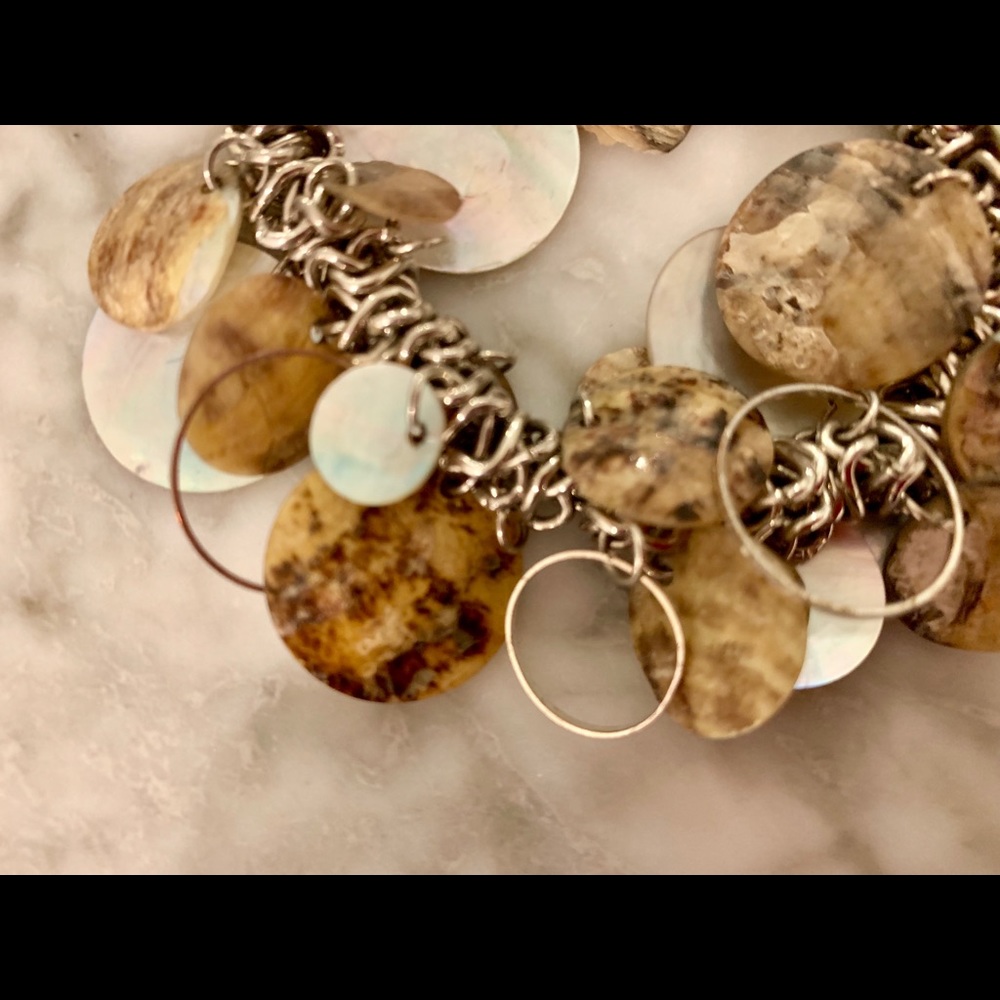Capisce Shell Bracelet - Picture 2 of 3